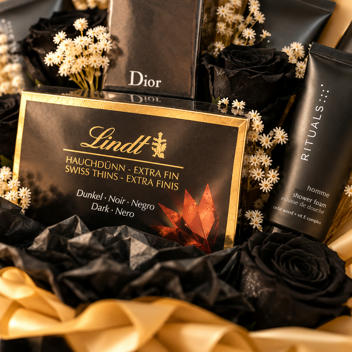 Ramo para hombre con perfume Dior Sauvage y rosas eternas negras – foto 4