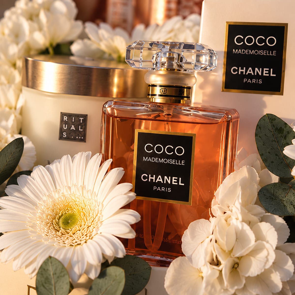 Caja regalo con perfume Chanel Coco Mademoiselle y flores blancas – foto 2