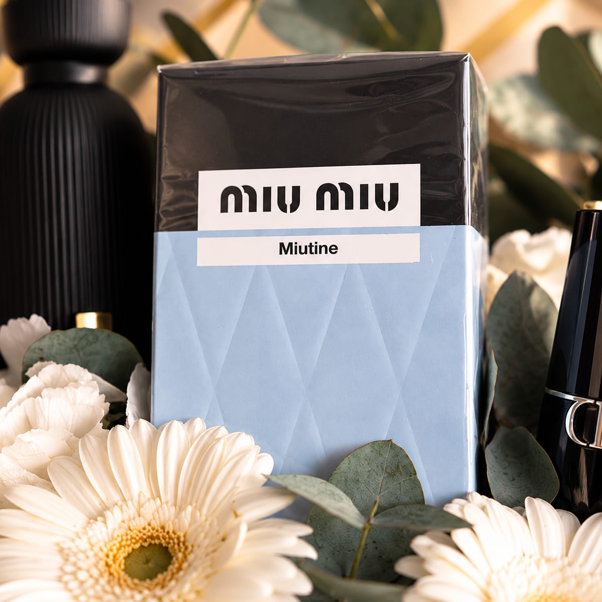 Caja regalo con perfume Miu Miu Miutine y flores blancas – foto 2